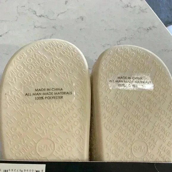 Living Royal Cozy Slippers 🐶 - Picture 5 of 5